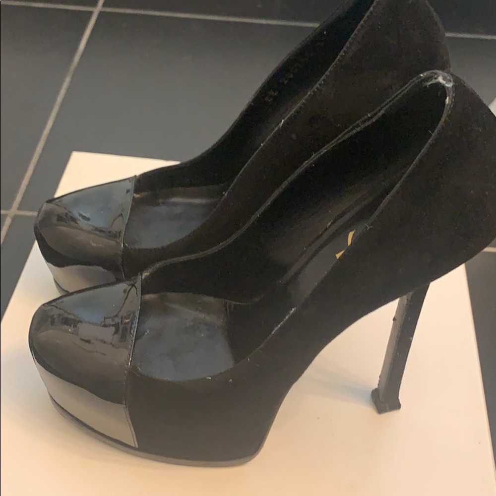 AUTHENTIC CHIC BLACK YSL HEELS! size 7!